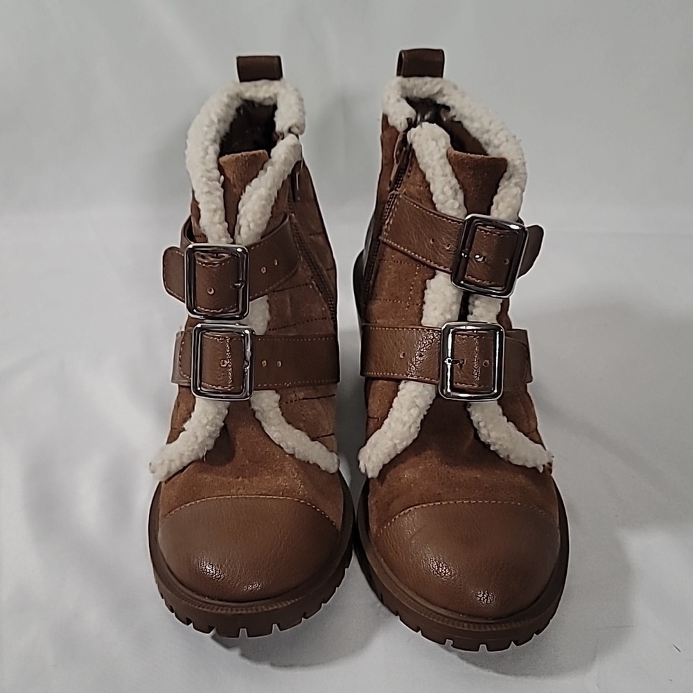 NINE WEST BOOTIES TAN COLOR SIZE 6M